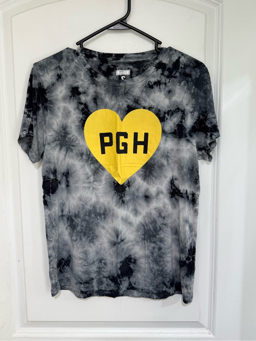 American Eagle Outfitters Tailgate black & Gray Tie-Dye Tee w Yellow Heart PGH